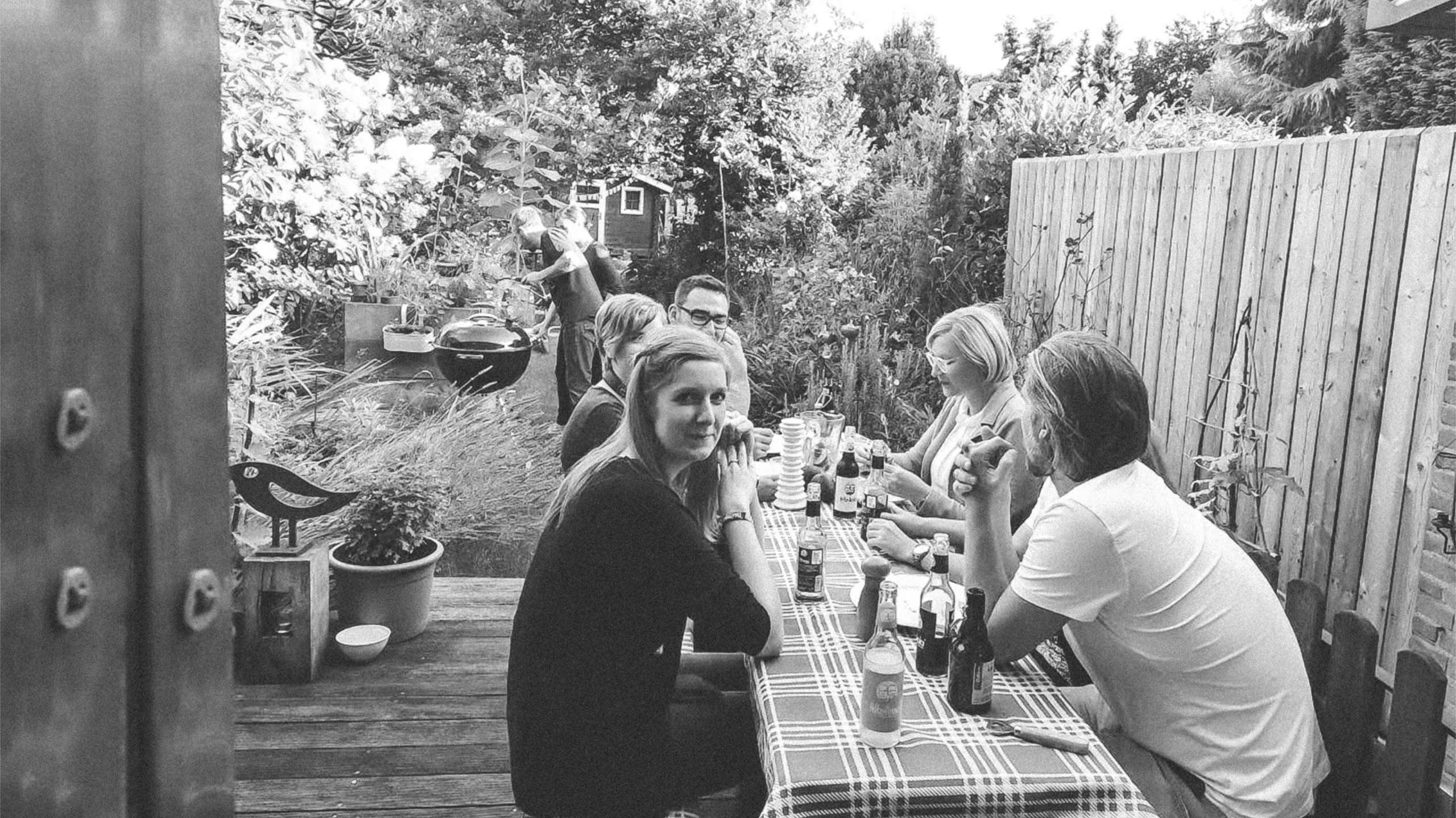 Lockstoff Team beim Grillen